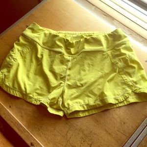 ❤️3 for $20❤️ Athleta lined shorts